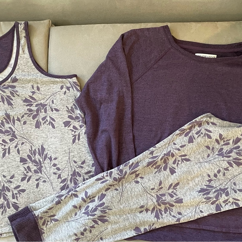 Bargain!  Two pair of fleece lined pajamas!  Size XXL.